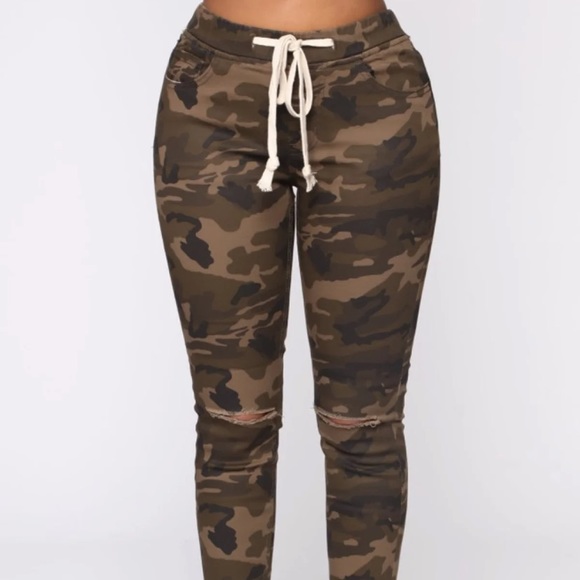 Fashion Nova Pants - Fashion nova Camo pants M